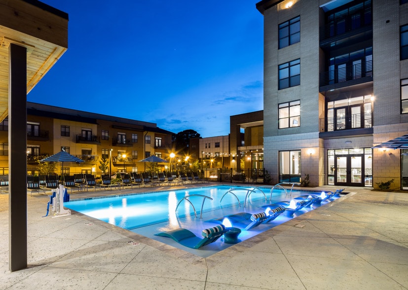 The Village at Commonwealth Charlotte, NC Apartment Finder