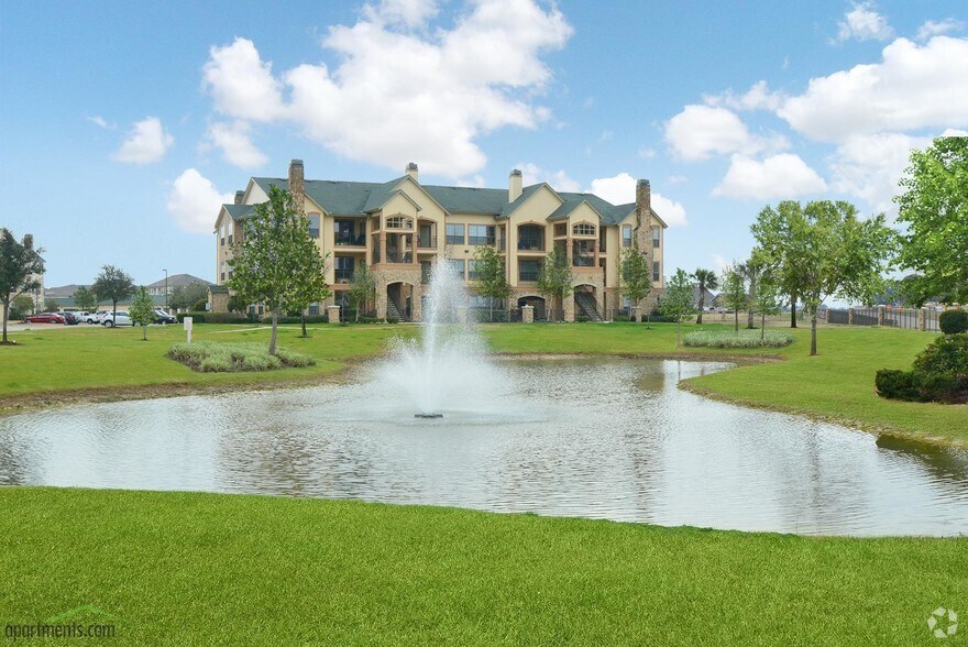 The Lighthouse at Willowbrook Houston, TX Apartment Finder