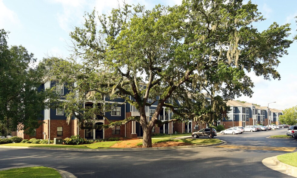 The Village at Midtown Mobile, AL Apartment Finder