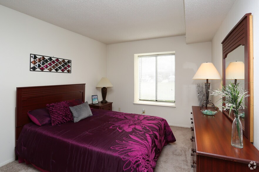 Bedroom Sets Rockford Il great oaks apartments - rockford, il | apartment finder Bedroom Sets Rockford Il great oaks apartments - rockford, il | apartment finder