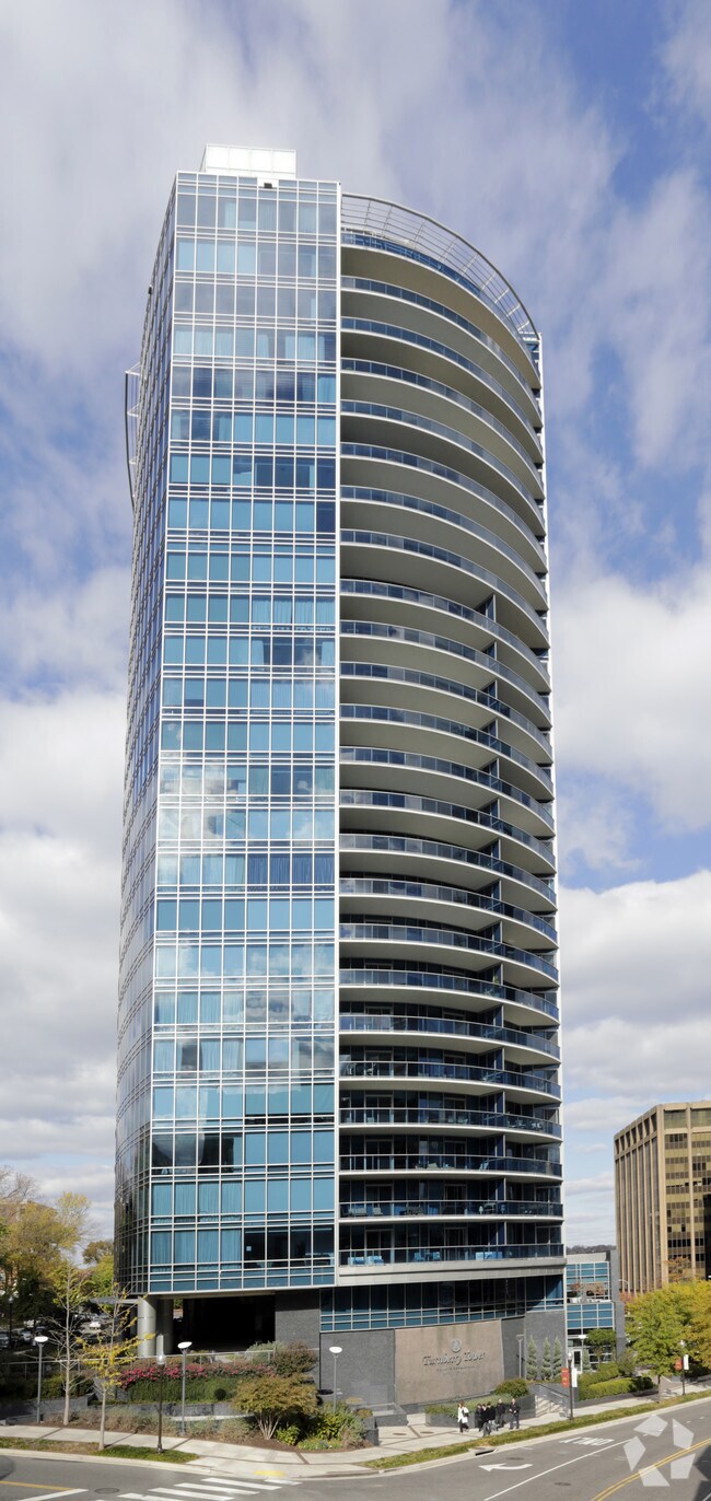 Turnberry Tower Arlington, VA Apartment Finder