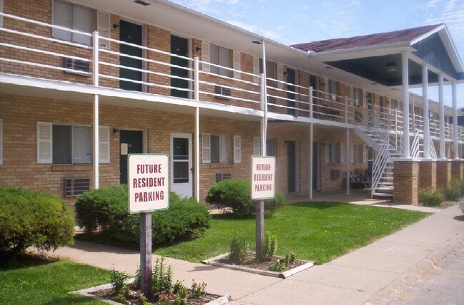 Caspian Village Apartments West Burlington, IA