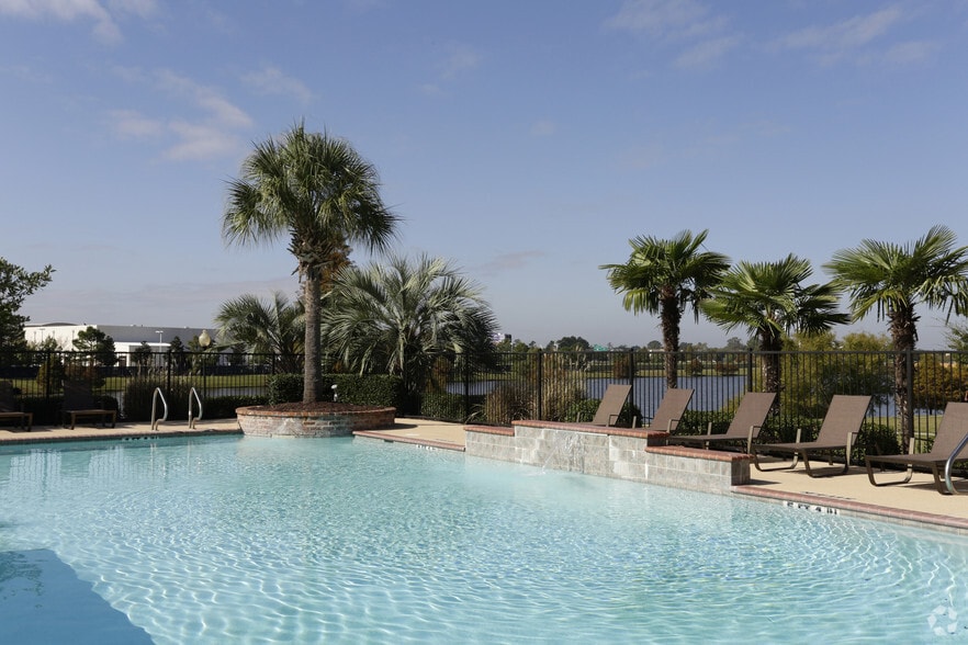 Cypress Lake Apartments Baton Rouge, LA Apartment Finder