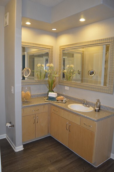 Bathroom Lighting Jacksonville Fl the enclave - jacksonville, fl | apartment finder Bathroom Lighting Jacksonville Fl the enclave - jacksonville, fl | apartment finder