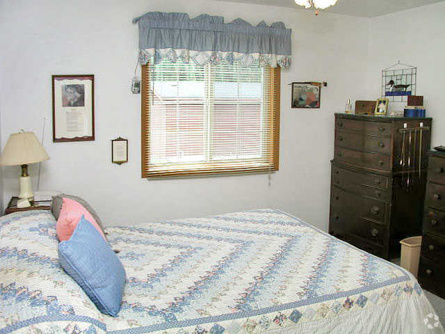 Bedroom Sets Green Bay Wi east point village - green bay, wi | apartment finder Bedroom Sets Green Bay Wi east point village - green bay, wi | apartment finder
