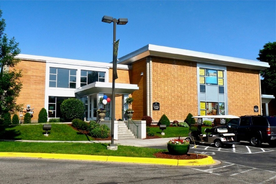 Huntington Place Apartments Brooklyn Center, MN Apartment Finder