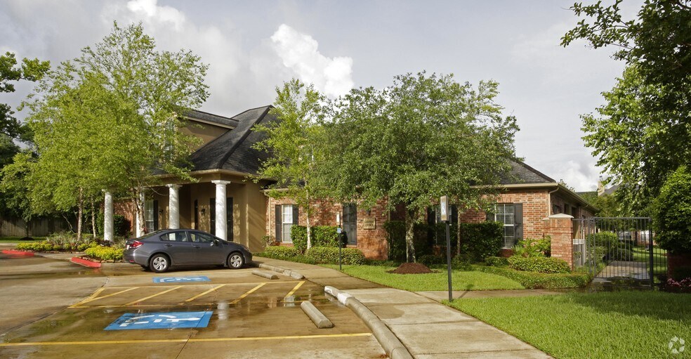 Nelson Pointe Apartments Nelson Pointe Apartments