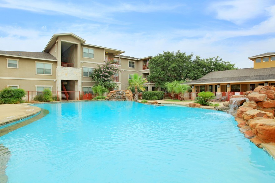The Redland San Antonio, TX Apartment Finder