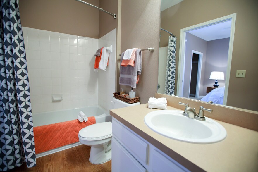 Bathroom Sinks Baton Rouge coursey place - baton rouge, la | apartment finder Bathroom Sinks Baton Rouge coursey place - baton rouge, la | apartment finder
