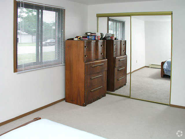 Bedroom Sets Green Bay Wi east point village - green bay, wi | apartment finder Bedroom Sets Green Bay Wi east point village - green bay, wi | apartment finder
