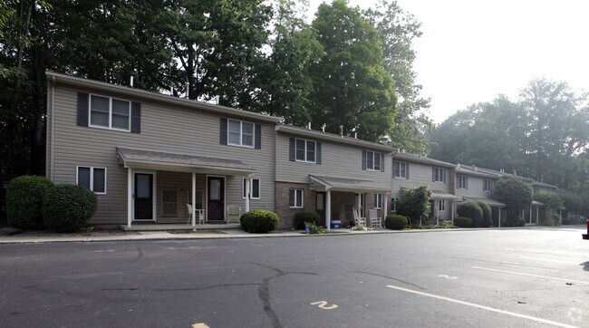 Creekwood Apartments Garrettsville, OH Apartment Finder Creekwood Apartments Garrettsville, OH Apartment Finder