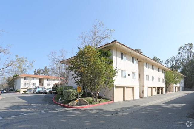 Shadow Hills Apartments Thousand Oaks, CA Apartment Finder