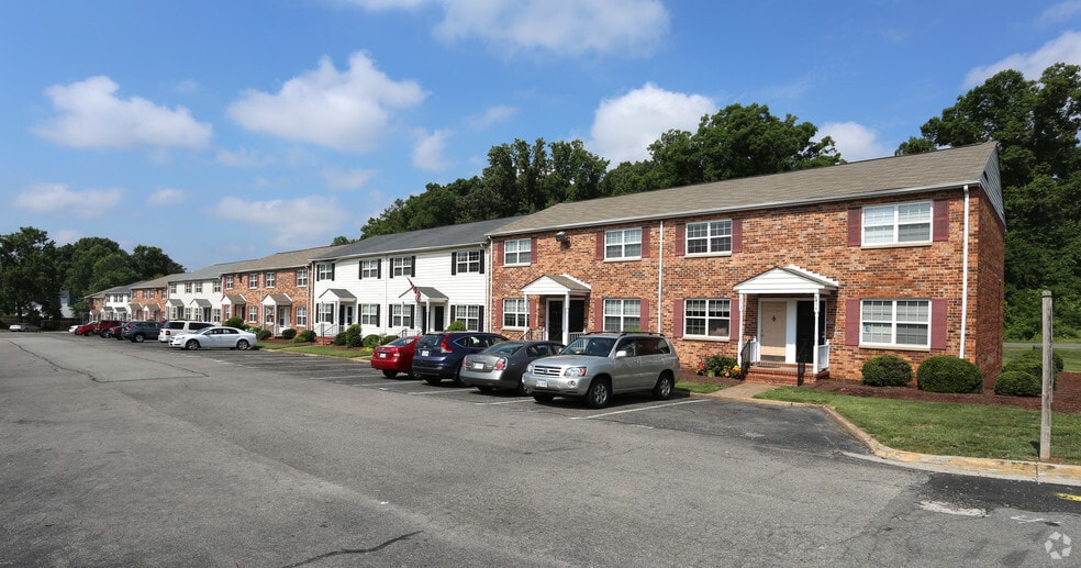 Camelot Townhomes Richmond, VA Apartment Finder