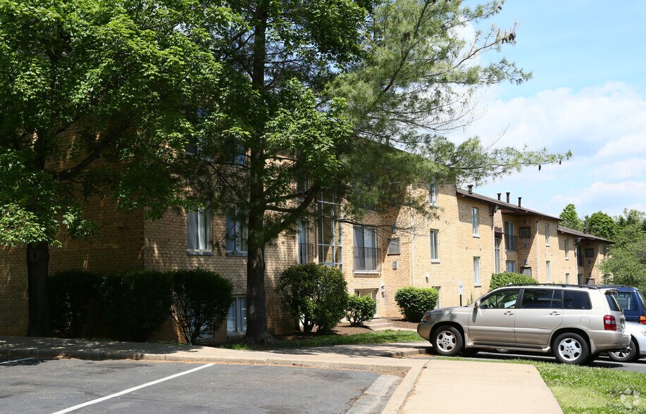 Linden Park Apartments.. Triangle, VA Apartment Finder
