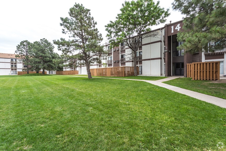 Pine Creek Apartments S Dayton St Denver Co Pine Creek Apartments S Dayton St Denver Co