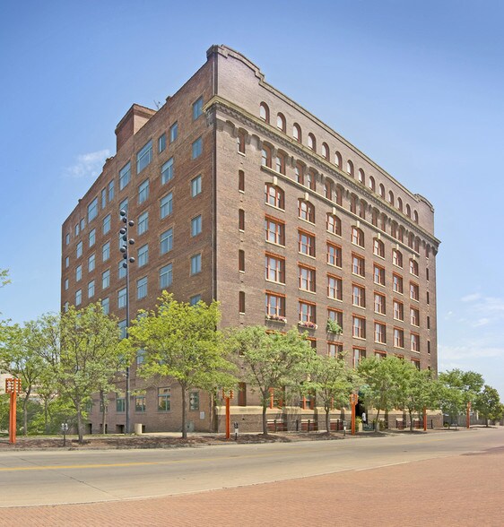 The Greenhouse Apartments - Omaha, NE | Apartment Finder The Greenhouse Apartments - Omaha, NE | Apartment Finder