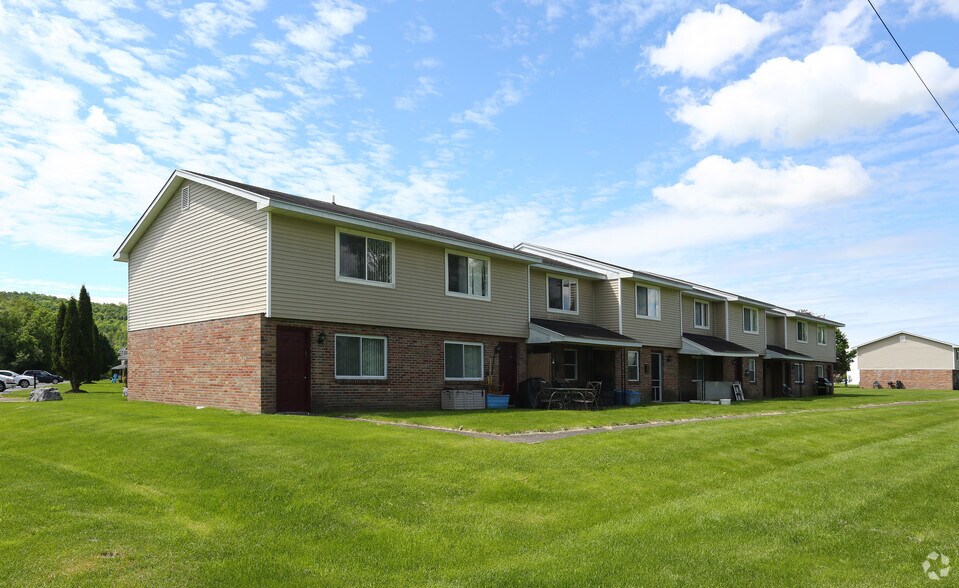 Country Townhomes Cortland, NY Apartment Finder
