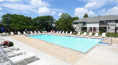 https://image3.apartmentfinder.com/i2/9MMnQuMxcJF19nQ5WOfYXdhgwdynbVM1l4QCxAAOBQQ/118/stonewood-village-madison-wi-pool.jpg