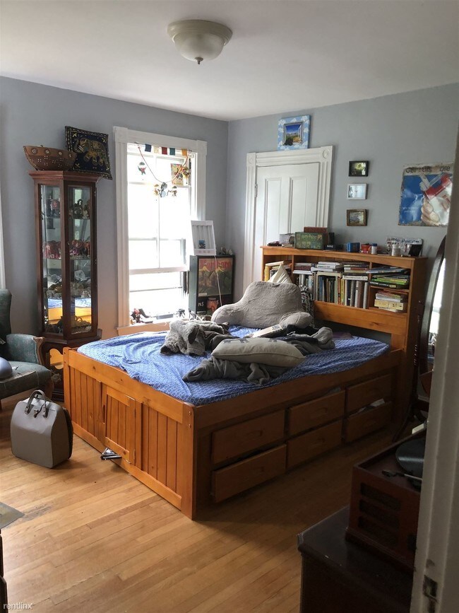 5 Br 1 Bath Apartment 18 Swan St Arlington Ma Finder Building Photo 5 Br 1 Bath Apartment 18 Swan St