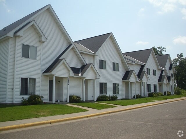Kestrel Woods Apartments and Townhomes - Buffalo, MN | Apartment Finder