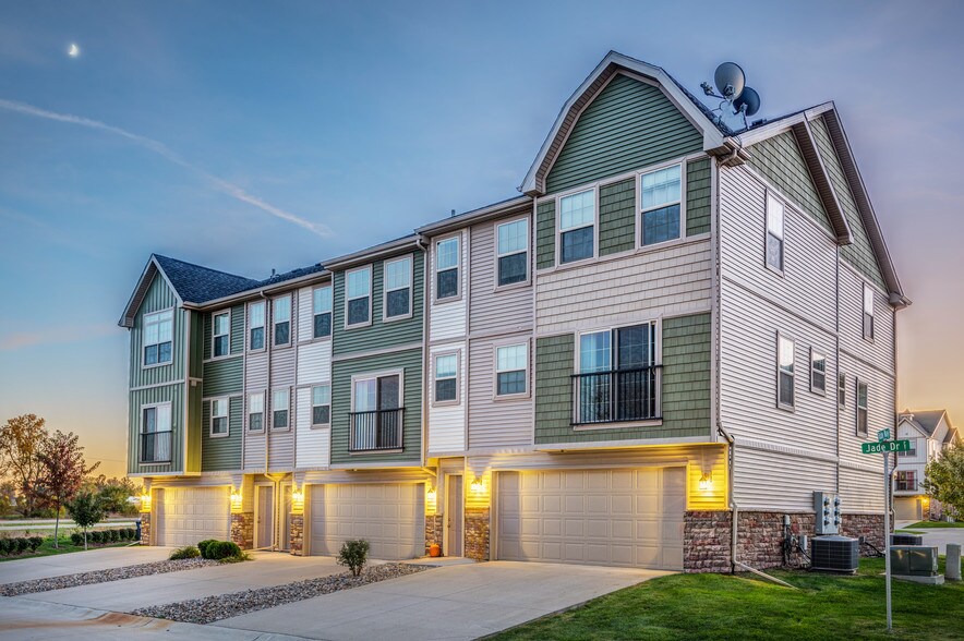 village at maple bend townhomes west des moines ia apartment finder