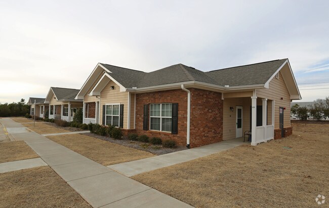 Oakland Mill Apartment Homes Lincolnton, NC Apartment