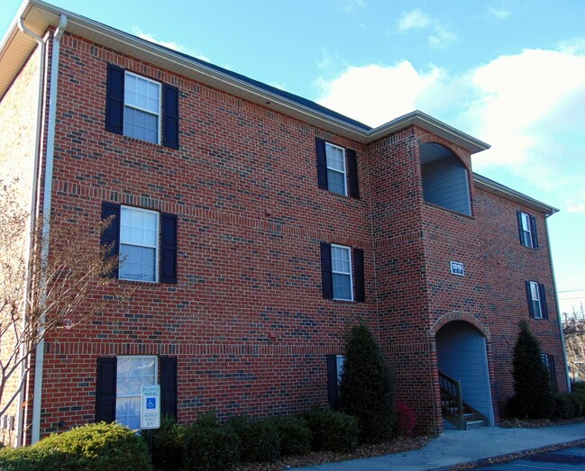 Reynolds Place Apartments Greensboro, NC Apartment Finder