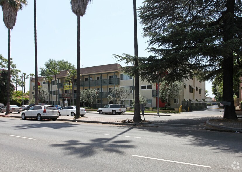 The Olive Tree Apartments Van Nuys, CA Apartment Finder
