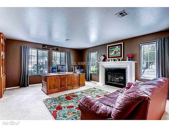 6 Br 2 5 Bath House 8201 Swan Lake Ave Las Vegas Nv 6 Br 2 5 Bath House 8201 Swan Lake Ave