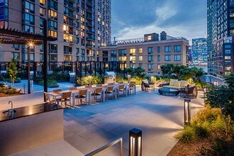 Avalon Riverview Long Island City Ny Apartment Finder