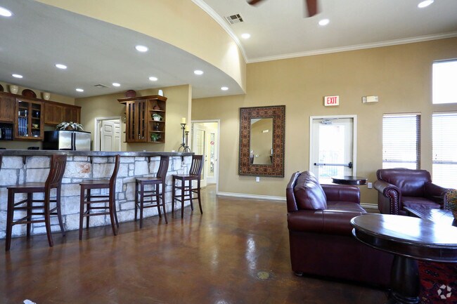 On The Green Austin, TX Apartment Finder