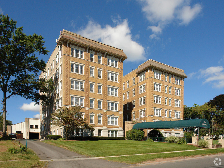 The Packard - West Hartford, CT | Apartment Finder