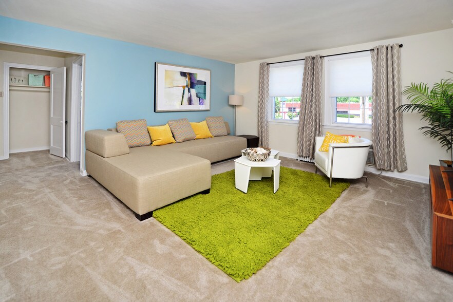 Oak Grove Apartments Townhomes Middle River Md Apartment Finder Oak Grove Apartments Townhomes