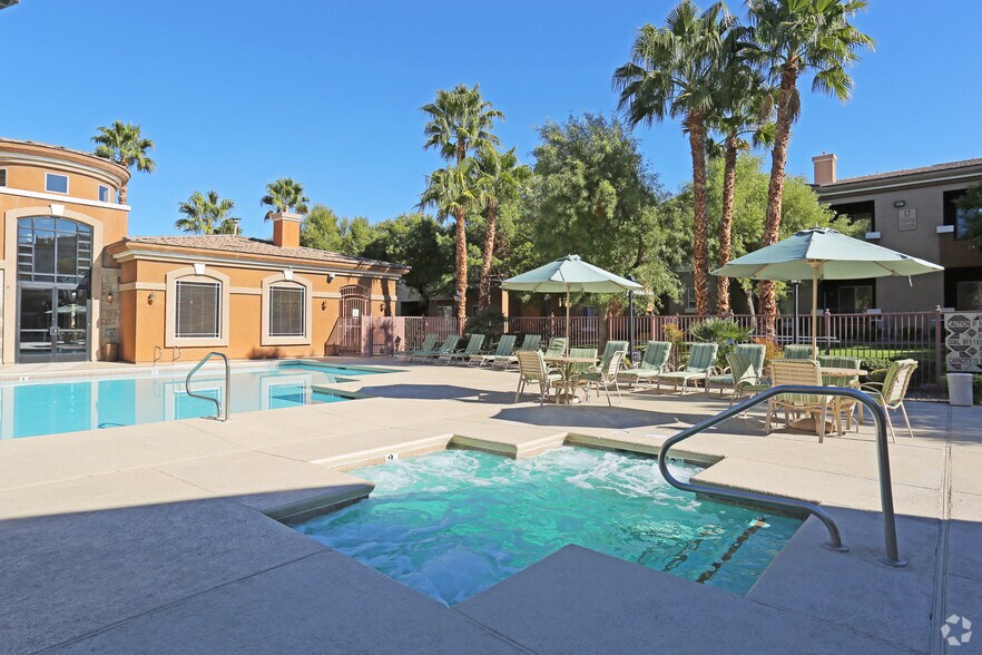 Storage West Rhodes Ranch Dandk Organizer