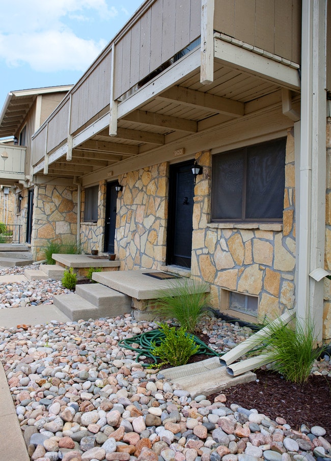 Parke East Townhomes Wichita, KS Apartment Finder