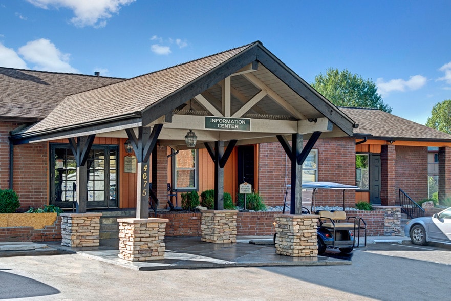 Retreat at Austin Bluffs Colorado Springs, CO Apartment Finder