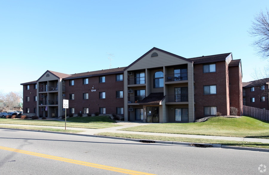 Executive Apartments Saint Cloud, MN Apartment Finder