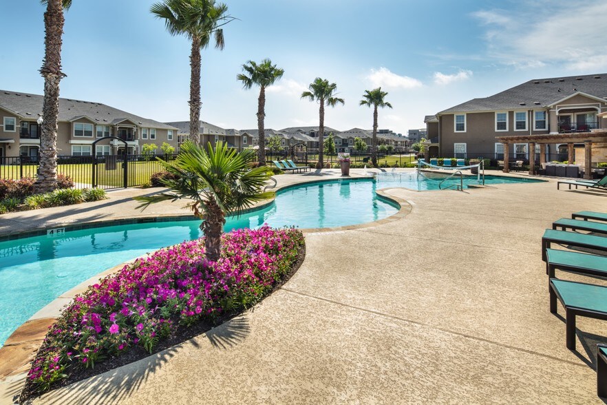 Avenues at Creekside New Braunfels, TX Apartment Finder