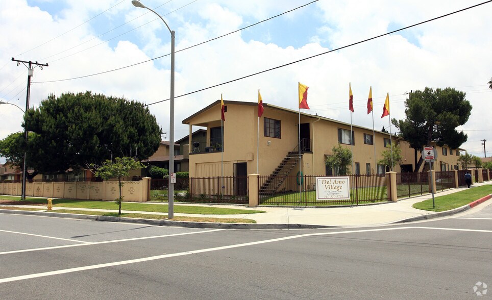 Del Amo Village Torrance, CA Apartment Finder