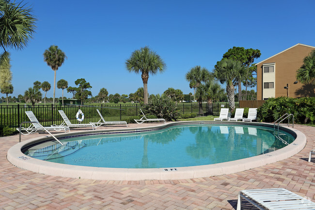 Courtyard On The Green Apartments - Melbourne, FL | Apartment Finder