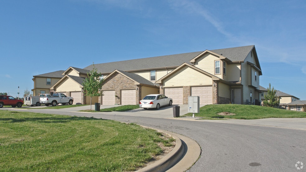 Woodland Townhomes Shawnee, KS Apartment Finder