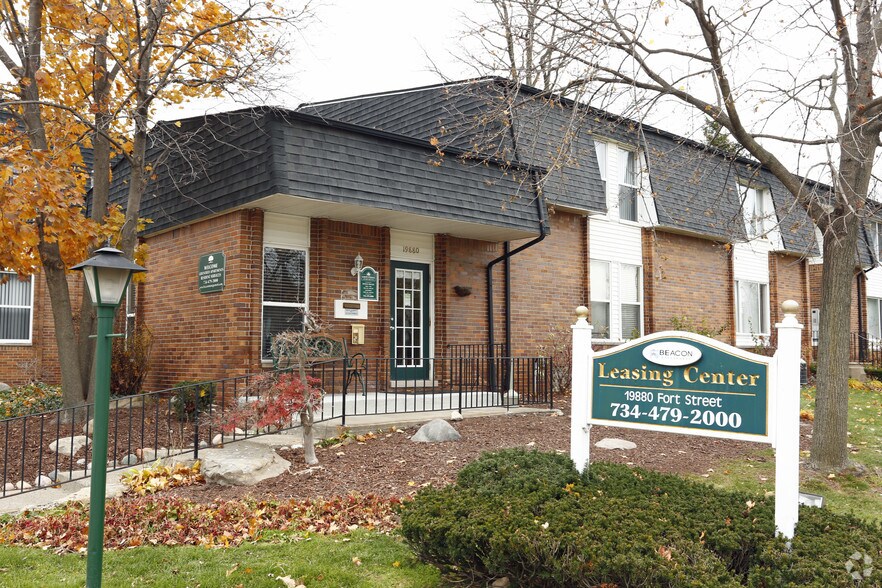 Greentrees Apartments Riverview, MI Apartment Finder