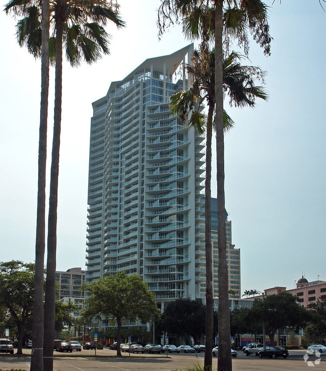 Signature Place Tower Saint Petersburg Fl Apartment Finder Primary Photo Signature Place Tower