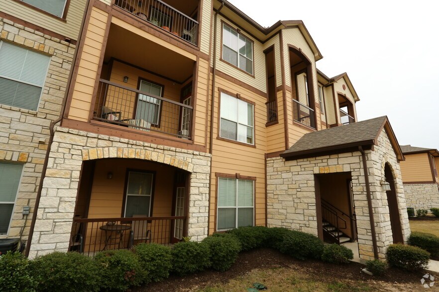 https://image3.apartmentfinder.com/i2/TNpdgqUhfonqGf8_vSgPKFE_NIJhqb38ZbIhR-mlq0s/110/boulder-creek-apartments-san-antonio-tx-building-photo.jpg