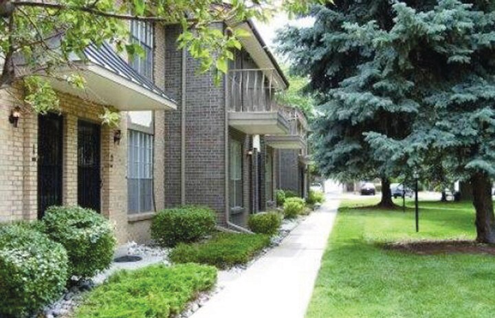 Adrienne Townhomes And Apartments Lakewood Co Apartment Finder
