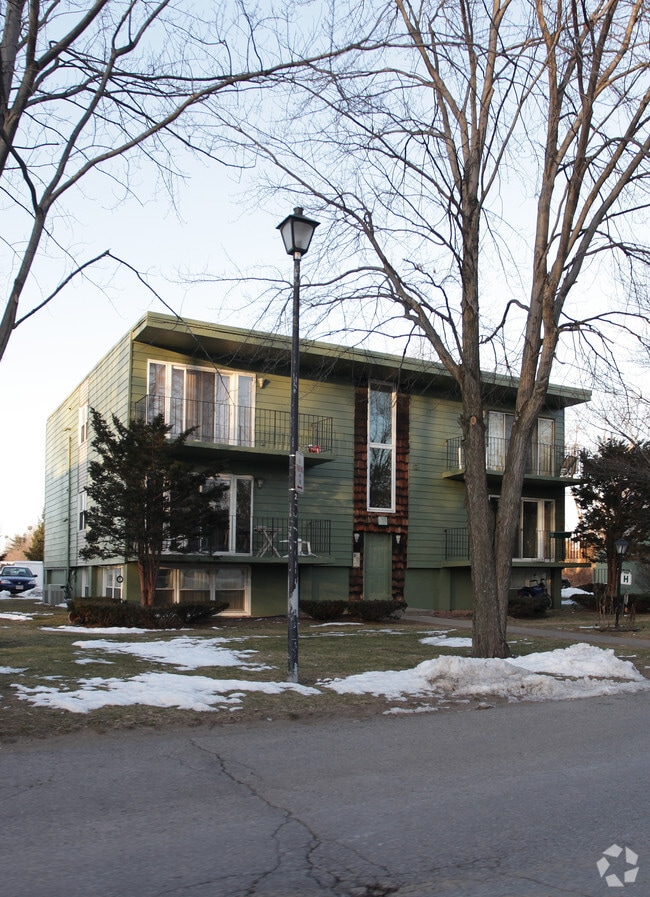 Wade Towers & Garden Apartments Schenectady, NY Apartment Finder