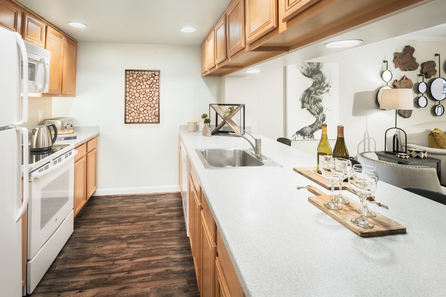 Richmond Square Arlington, VA Apartment Finder