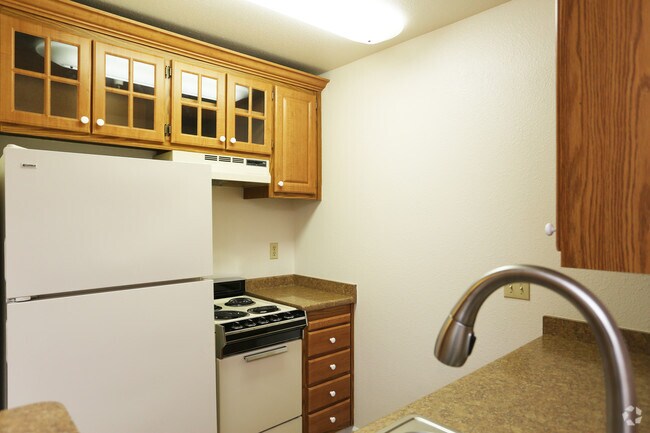 Sierra Regency Senior Living Roseville, CA Apartment