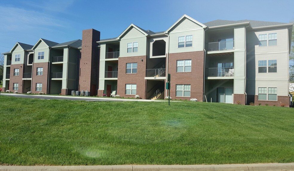 Academy Park Apartments New Albany In Apartment Finder