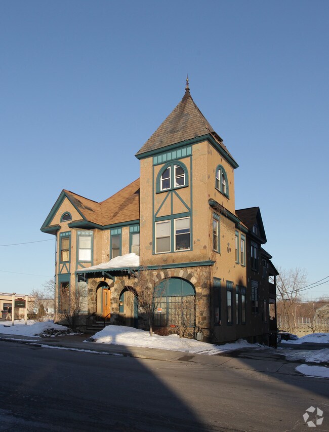 100 N Main St Mechanicville, NY Apartment Finder